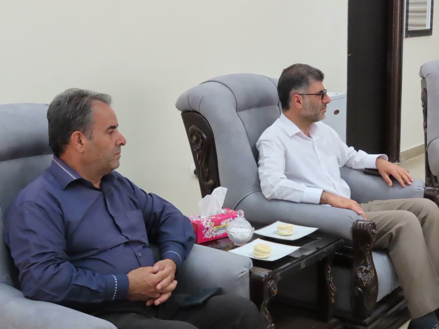 دیدار رییس اداره صنعت ، معدن و تجارت شهرستان با سرپرست فرمانداری چایپاره جهت تبریک انتصاب ایشان