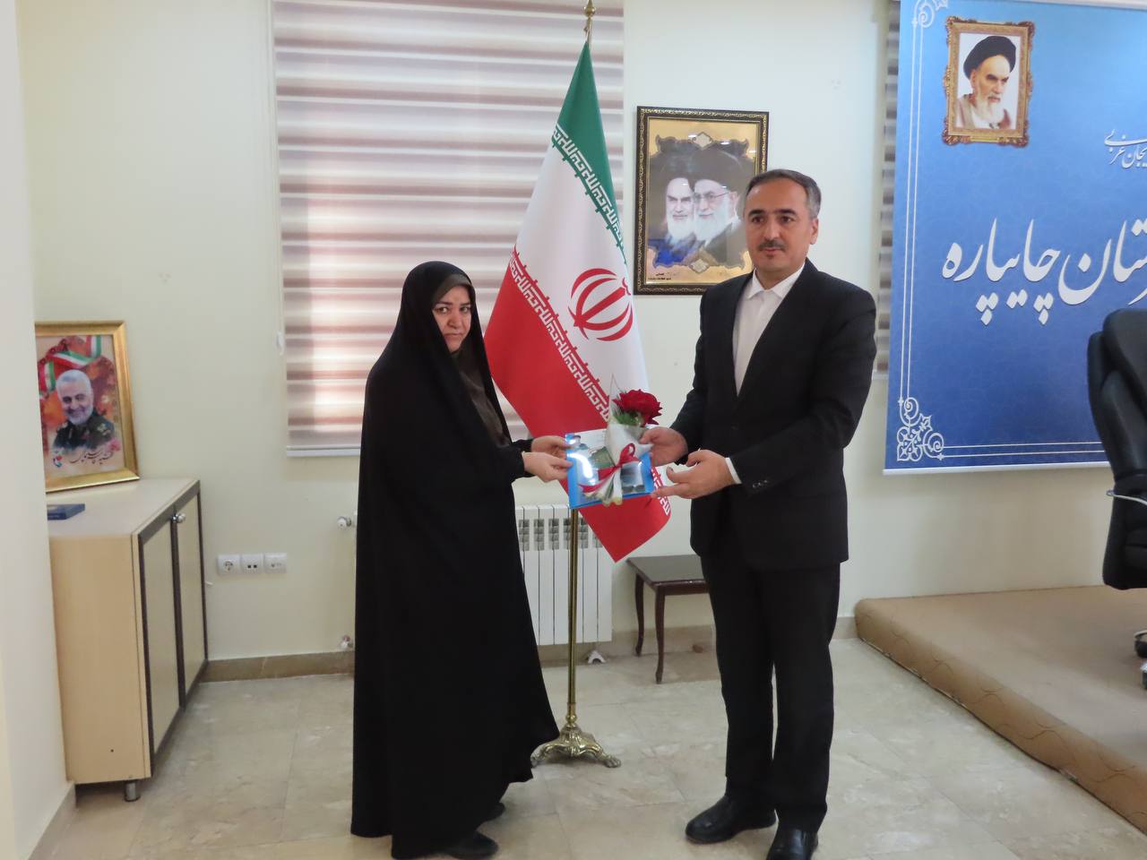 مراسم تجلیل از بانوان همکار فرمانداری بهمناسبت گرامیداشت مقام مادر و روز زن