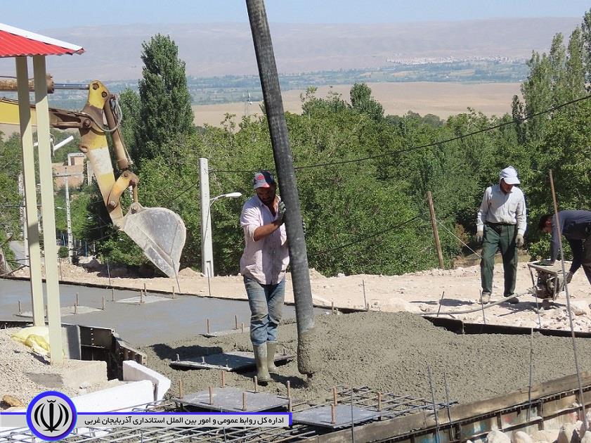 بازدیدفرماندار چایپاره از مراحل ساخت یادمان شهید گمنام
