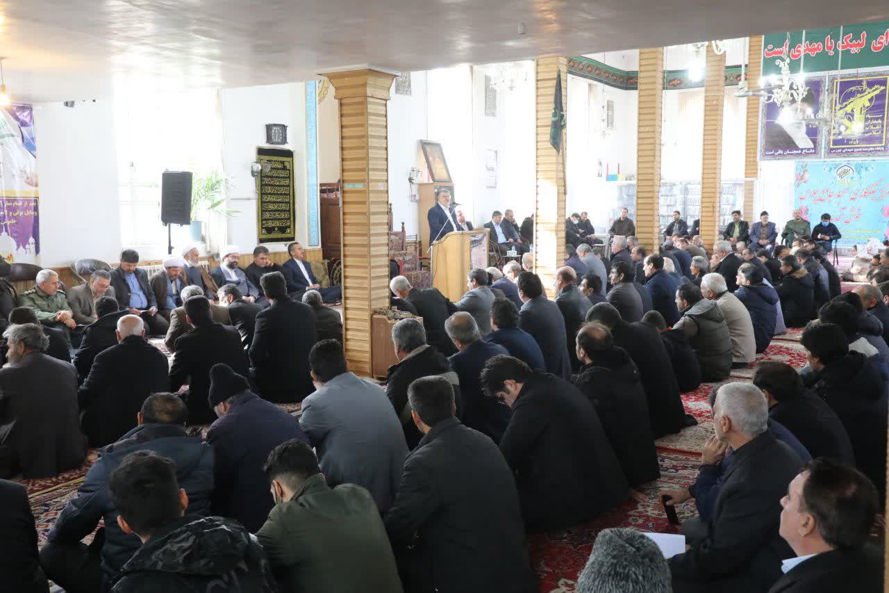 حضور محمدصادق معتمدیان استاندار آذربایجانغربی در جمع مردم روستای چورس