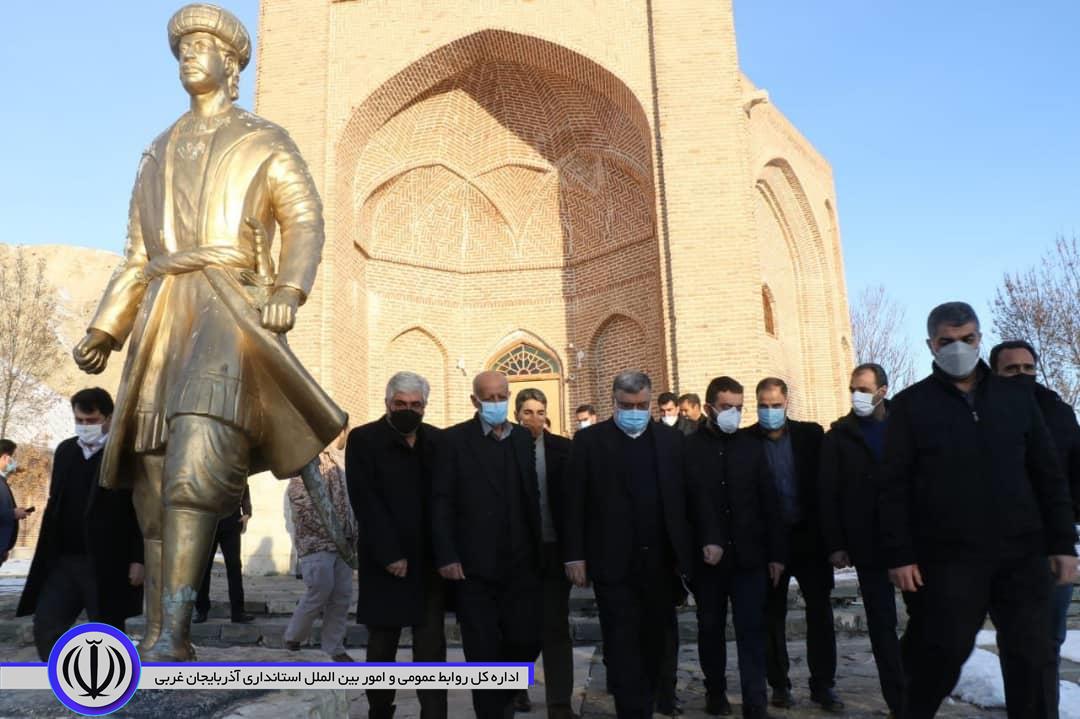 ادای احترام استاندار آذربایجان غربی به شهدای دشت چالدران