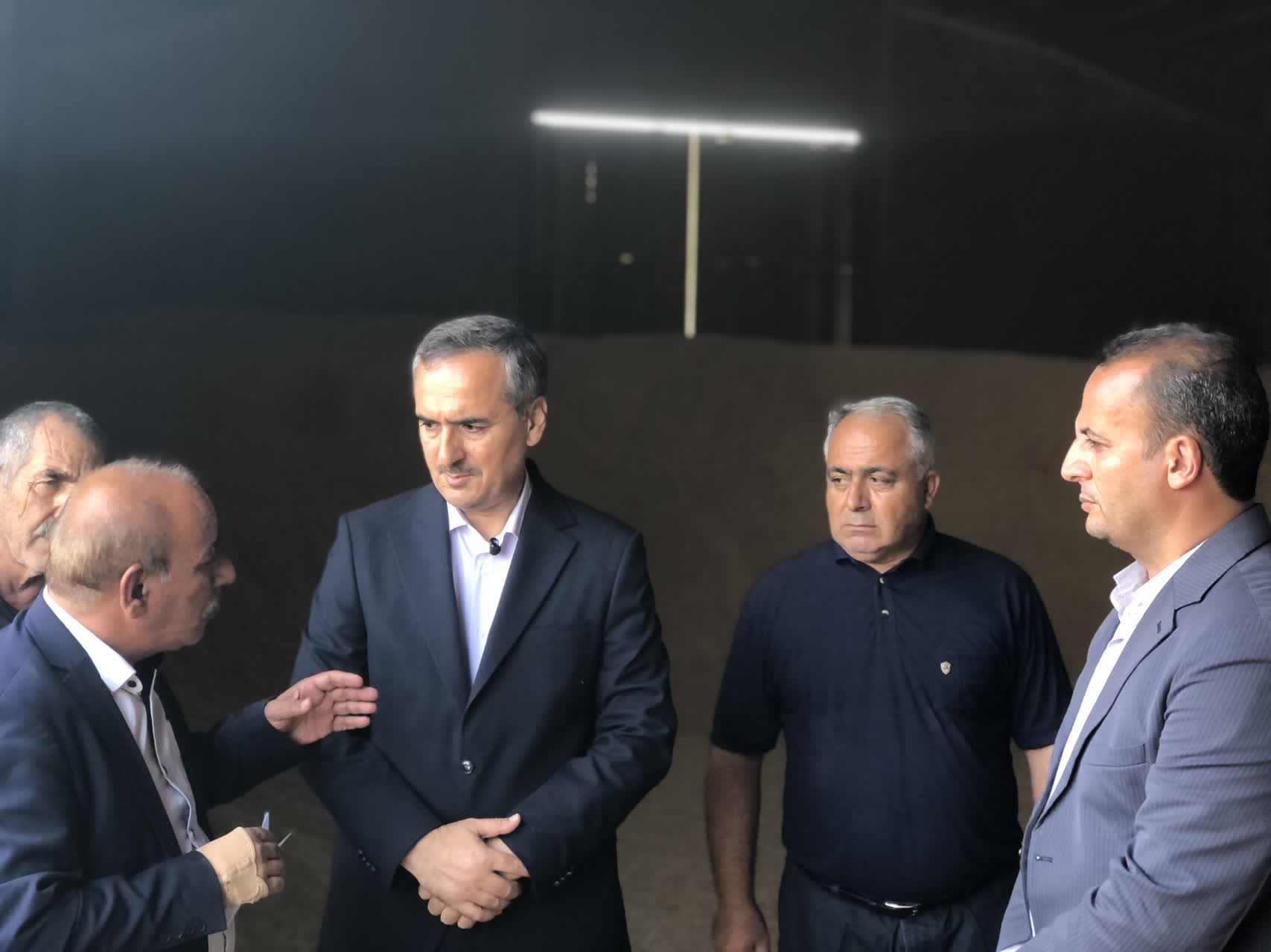 بازدید میدانی فرماندار از مرکز خرید گندم در شهرستان چایپاره
