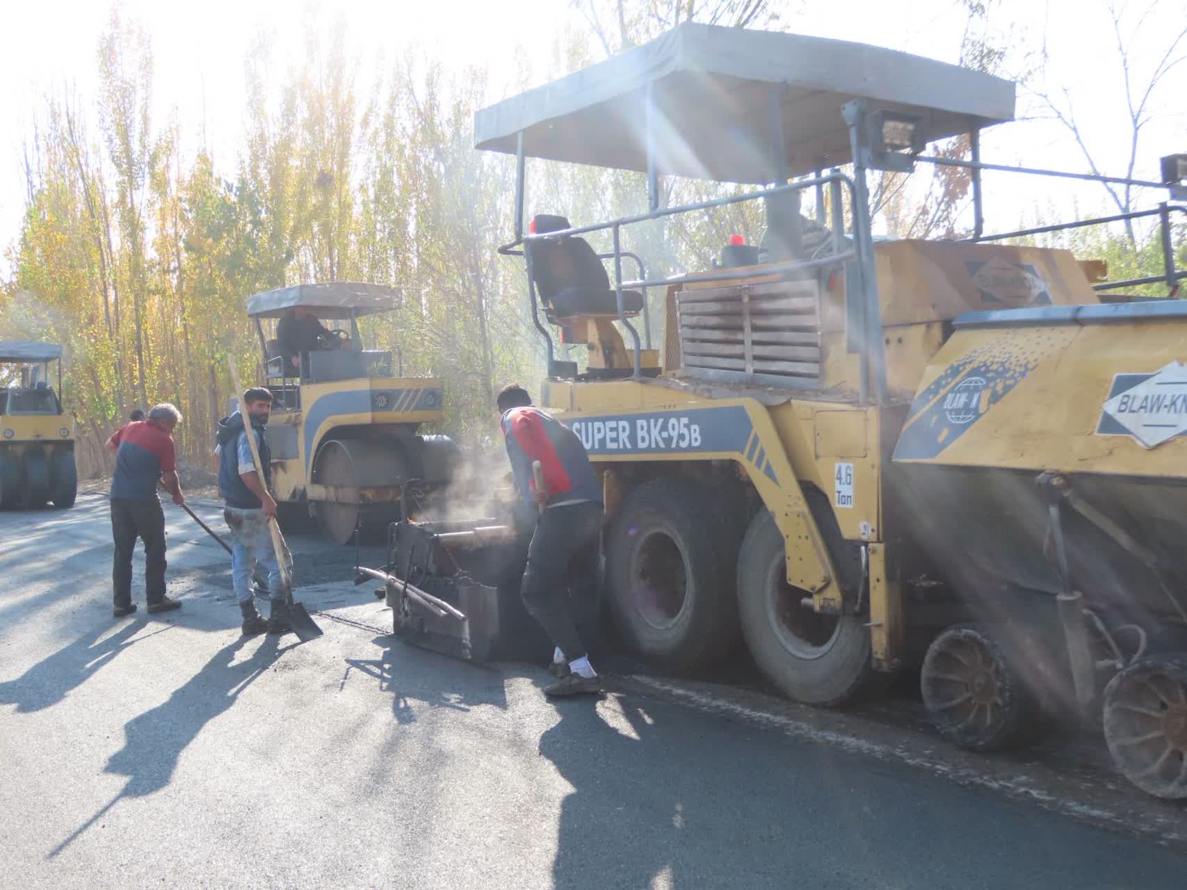 طرح عمرانی بهسازی و آسفالت معابر روستای حسین بگلو آماده افتتاح شد