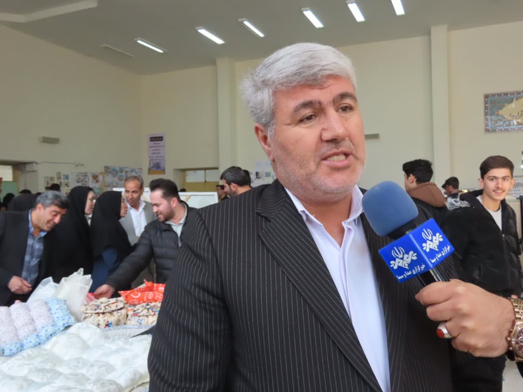 افتتاح نمایشگاه دست‌سازه‌های هنرجویان فنی و حرفه‌ای و کاردانش شهرستان چایپاره