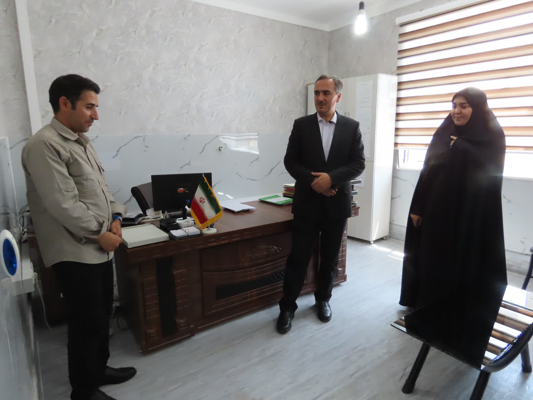 بازدید سرزده سعید شکورزاده فرماندار چایپاره از اداره بهزیستی