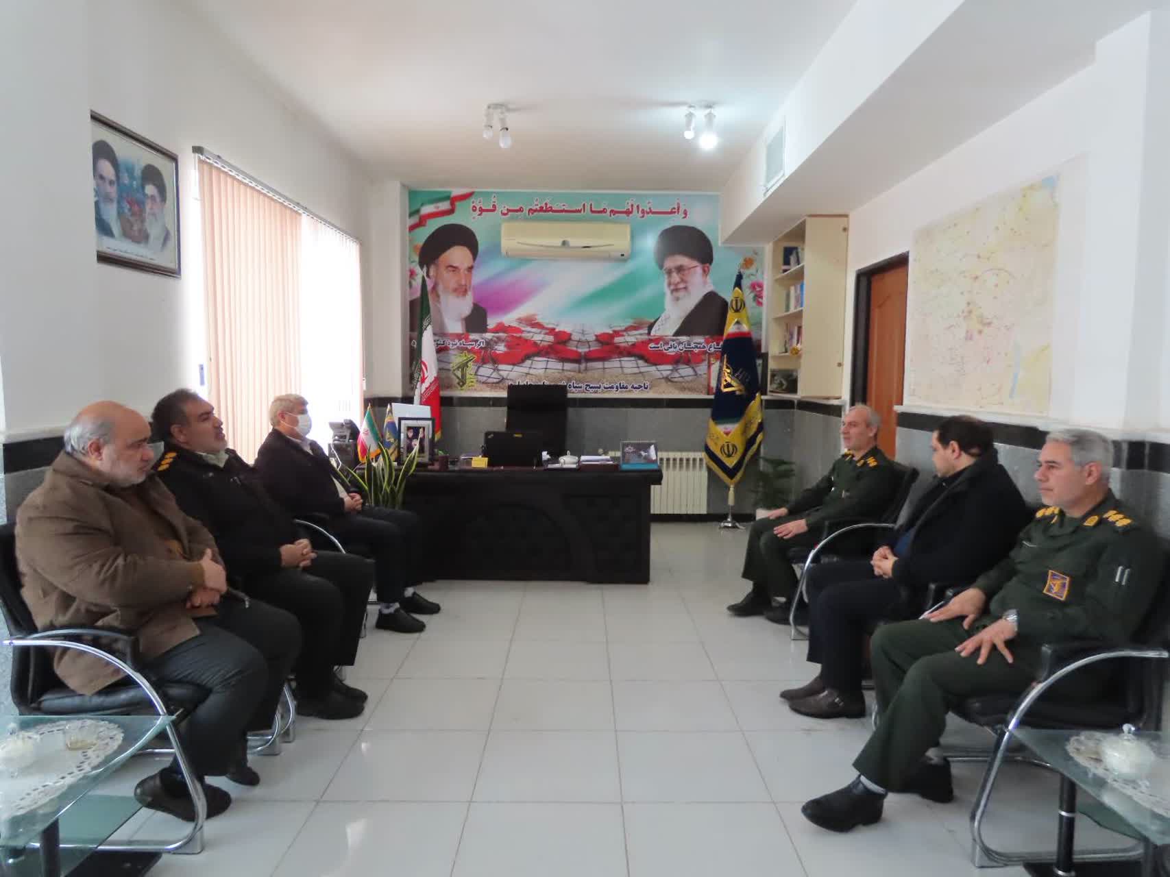 دیدار فرماندار و اعضای شورای تأمین با فرمانده مقاومت ناحیه بسیج سپاه شهرستان
