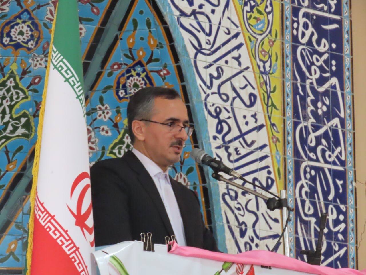در دهمین روز از ایامالله دهه فجر صورت گرفت: سخنرانی فرماندار شهرستان قبل از خطبههای نماز جمعه چایپاره؛ بهمناسبت ایامالله دهه فجر و چهل و پنجمین سالگرد پیروزی شکوهمند انقلاب اسلامی