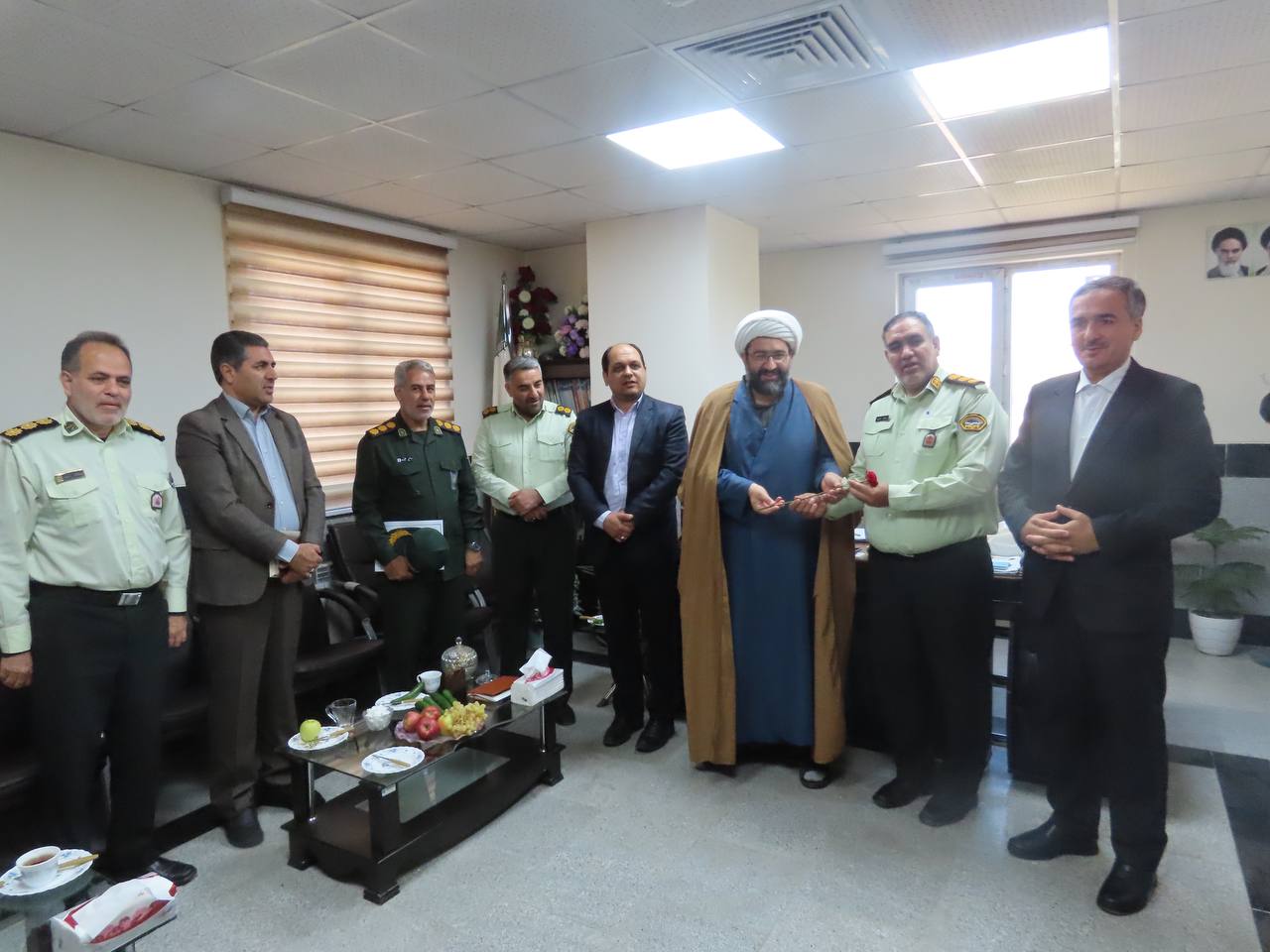 تجلیل فرماندار چایپاره از فرمانده انتظامی شهرستان