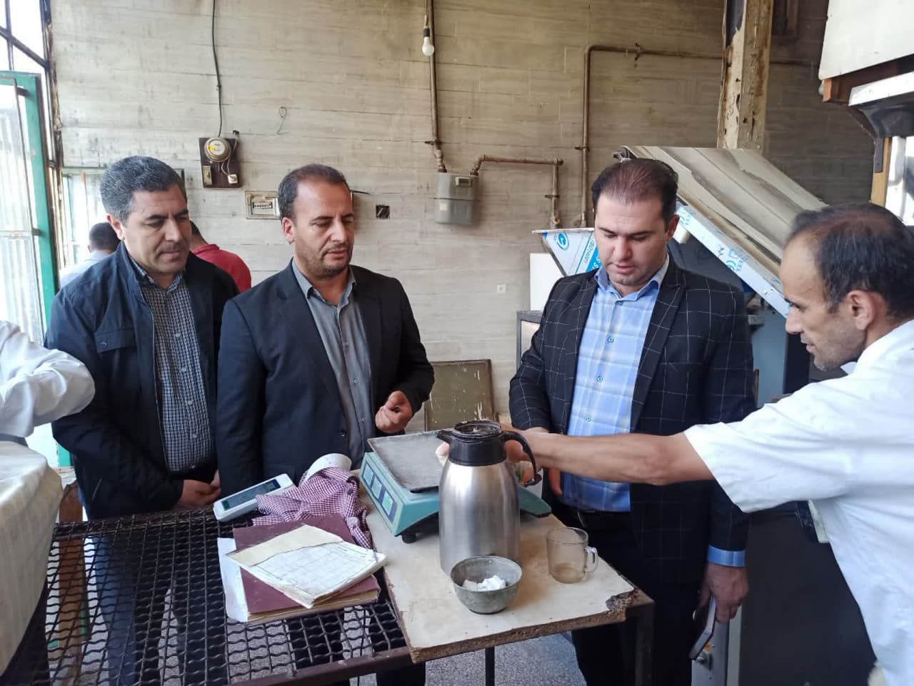 بازدید اعضای کارگروه آرد و نان از نانوایی های سطح شهرستان