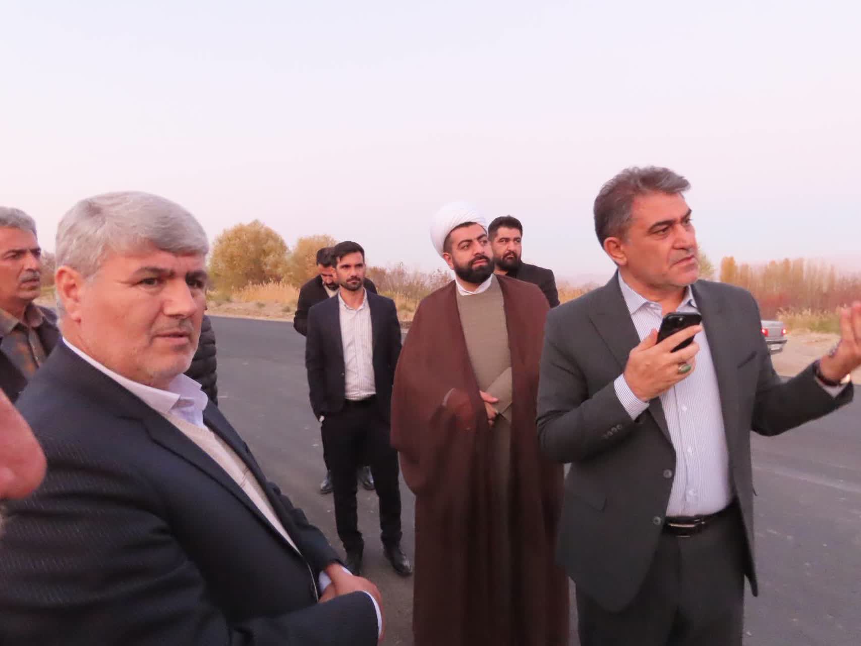 بازدید فرماندار چایپاره از جاده تازه آسفالت شده روستای چورس