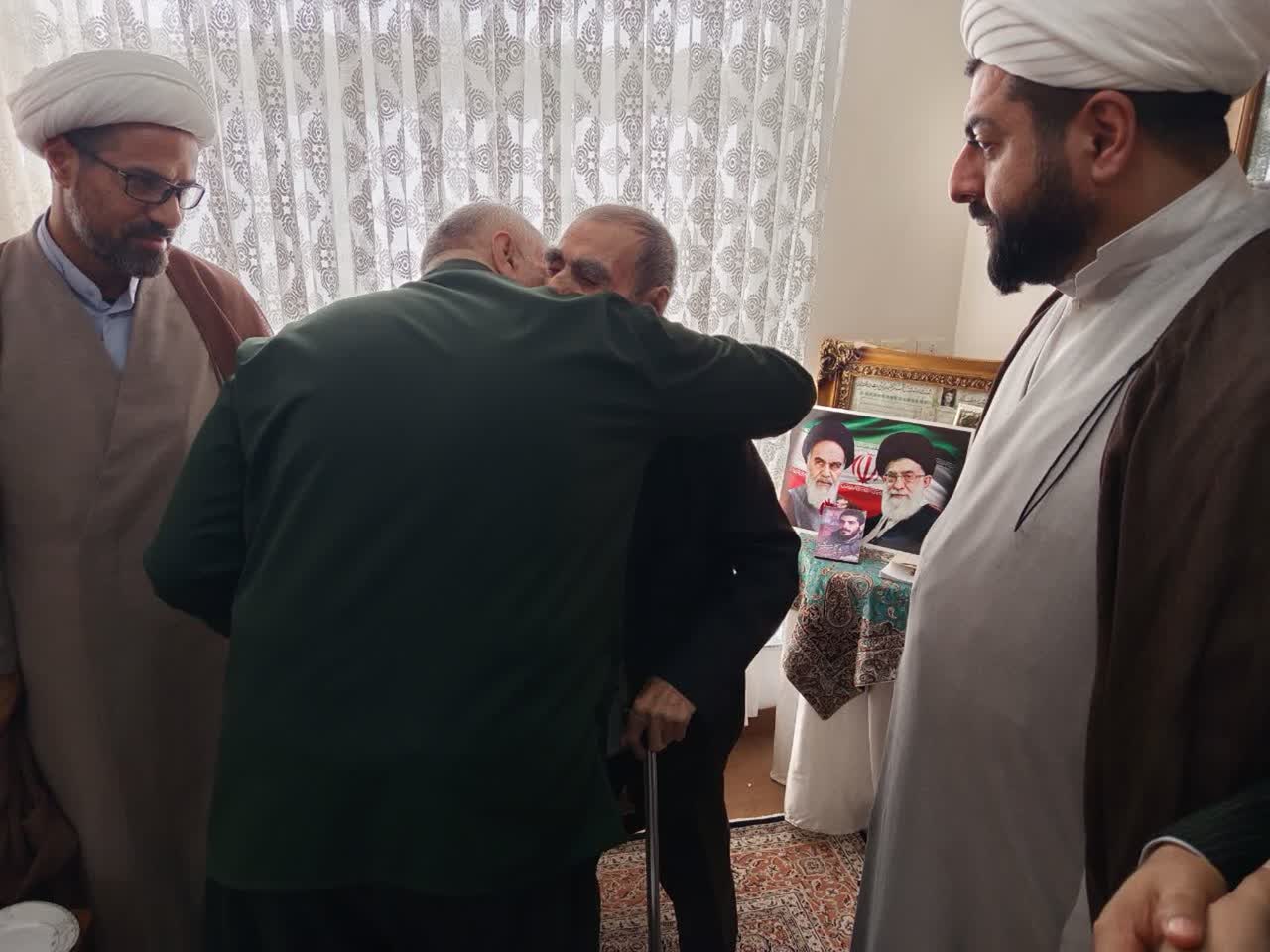 تجلیل از مقام شامخ خانواده شهداء