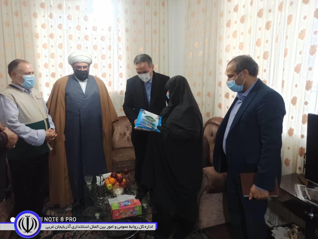 دیدار و تجلیل از خانواده های معظم شهداء به مناسبت سالروز وفات حضرت ام البنین سلام الله علیها و روز تکریم مادران و همسران شهداء