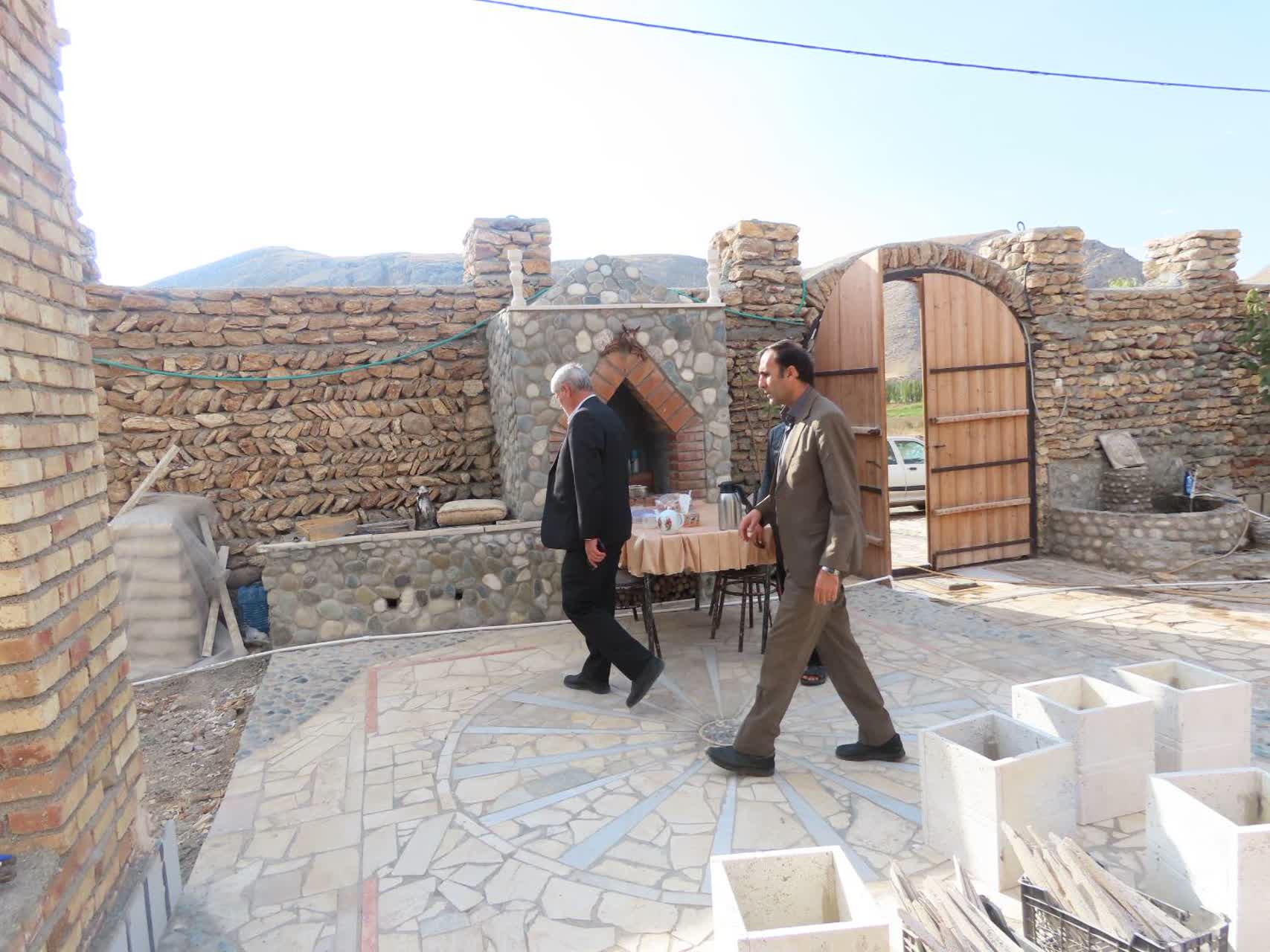 بازدید فرماندار از واحد بومگردی روستای بسطام