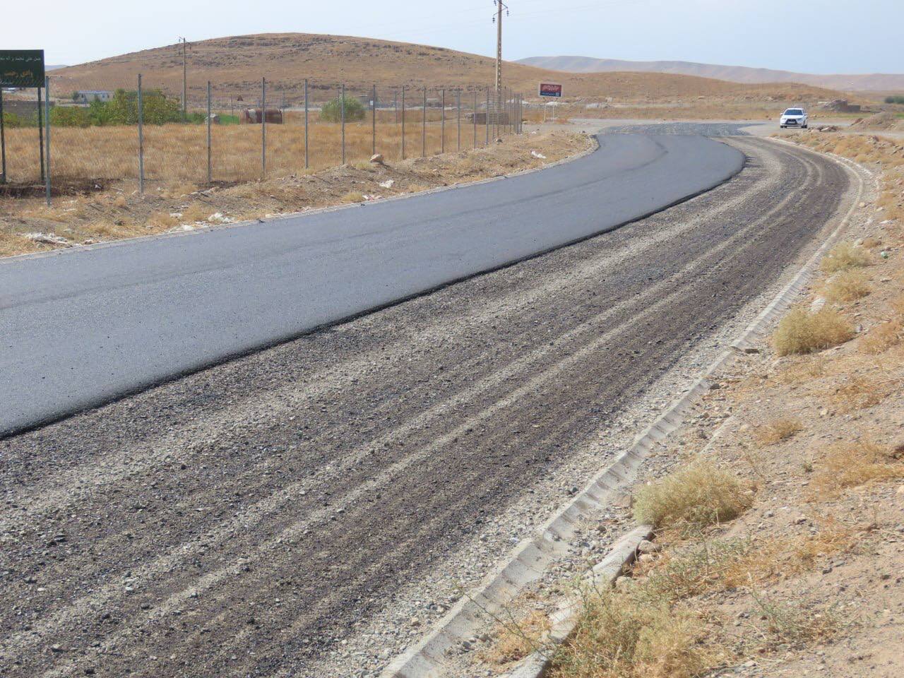 بازدید فرماندار از اجرای طرح هادی روستای کامل آباد