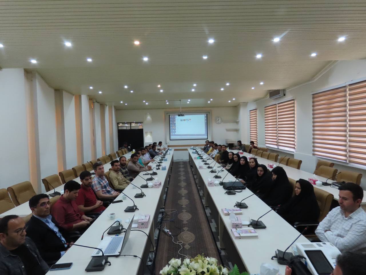 جلسه آموزش سر کاربران و کاربران رایانه شعب اخذ رأی شهرستان چایپاره