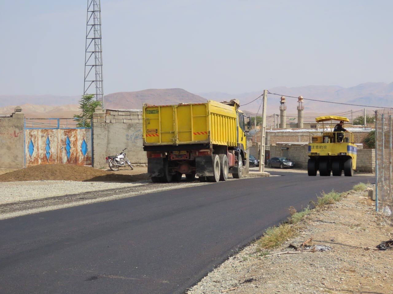 بازدید فرماندار از اجرای طرح هادی روستای کامل آباد