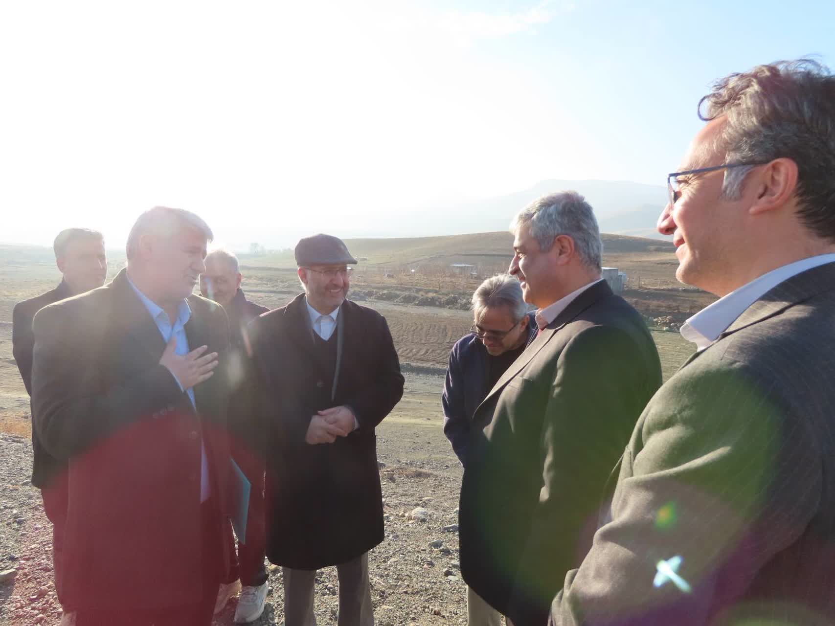 بازدید بازرس‌کل قضایی استان آذربایجان غربی از پروژه بهسازی و تعریض جاده حمزیان