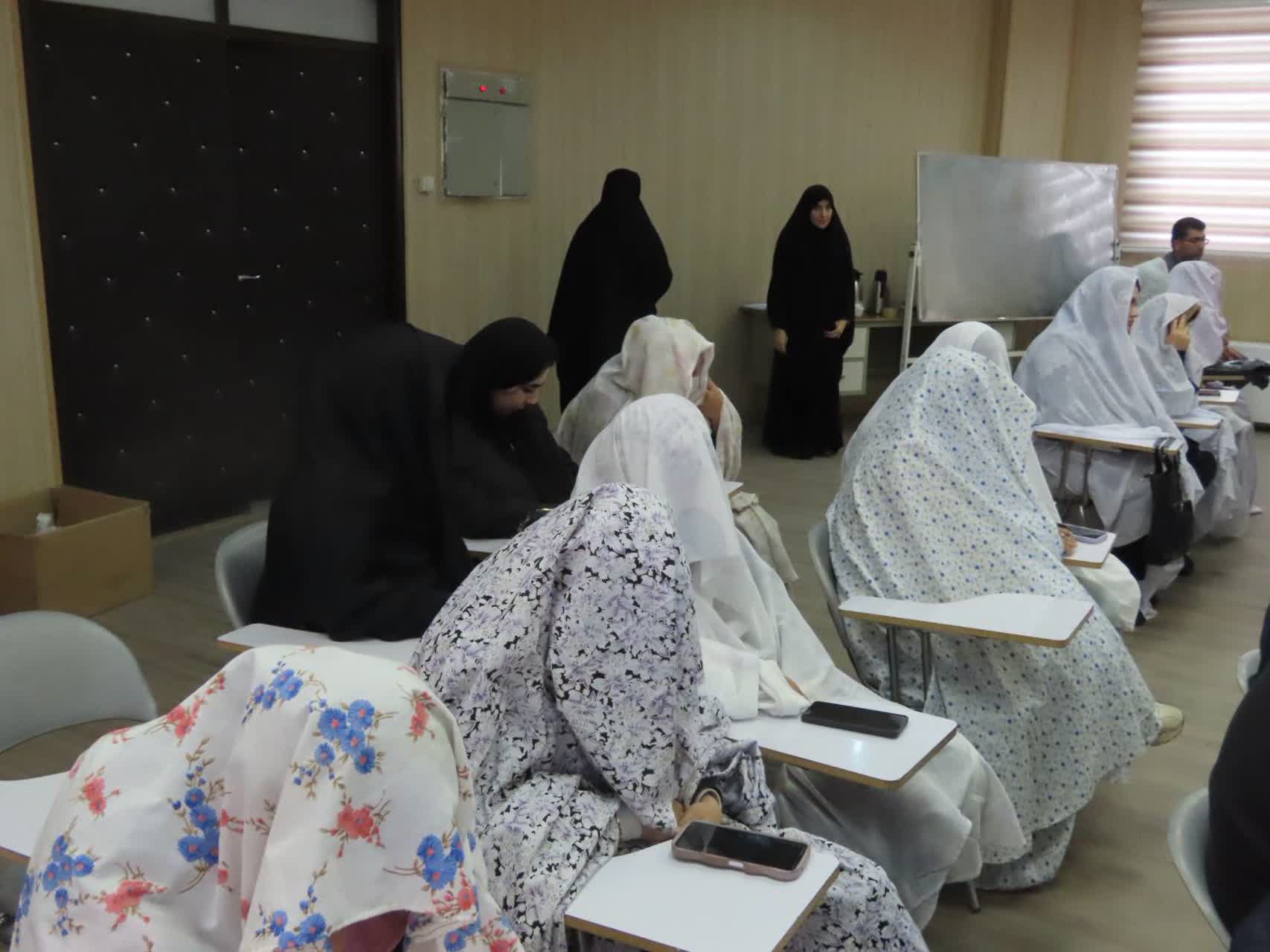 اهداء جهیزیه به نوعروسان توانخواه شهرستان چایپاره