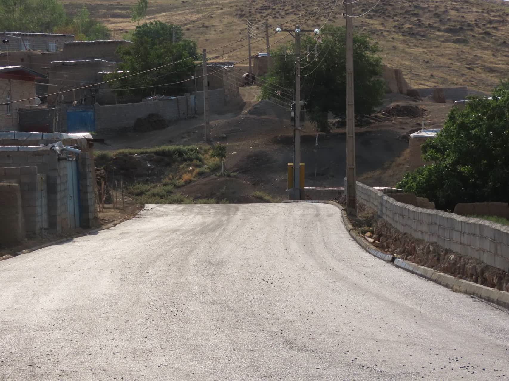 طرح عمرانی بهسازی و آسفالت معابر روستای آغمزار آماده افتتاح شد
