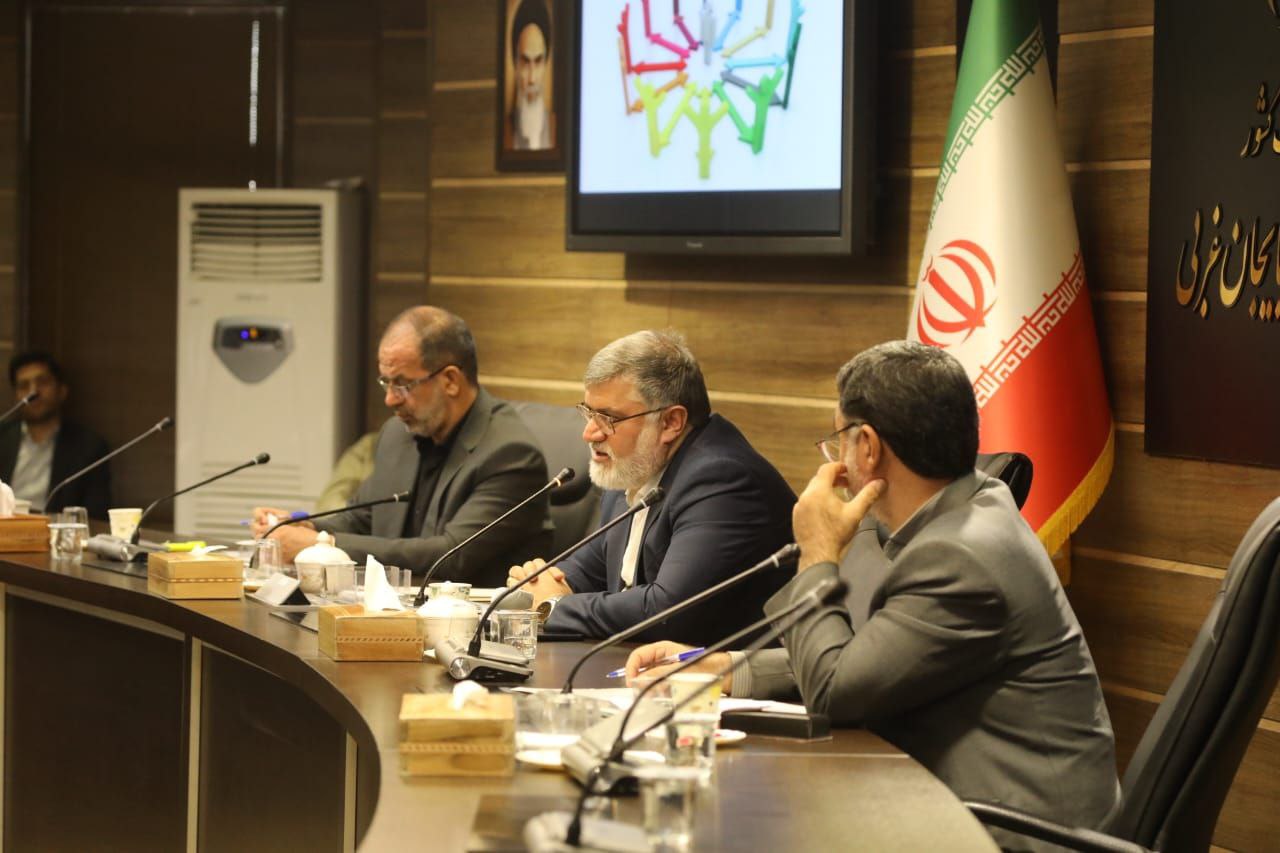 نشست محمدصادق معتمدیان استاندار آذربایجانغربی غربی با مدیران سازمانهای مردم نهاد فعال استان