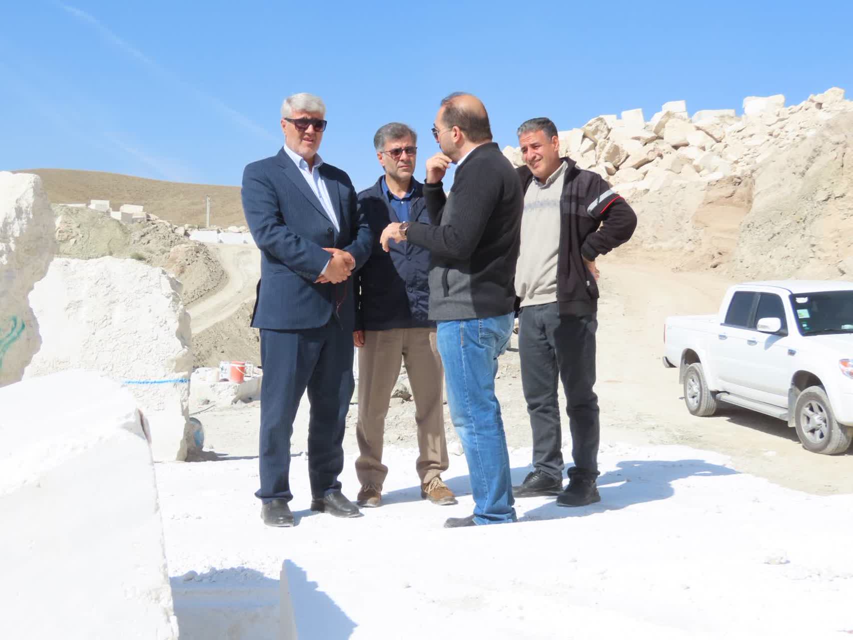 بازدید فرماندار چایپاره از معدن مرمریت بسطام