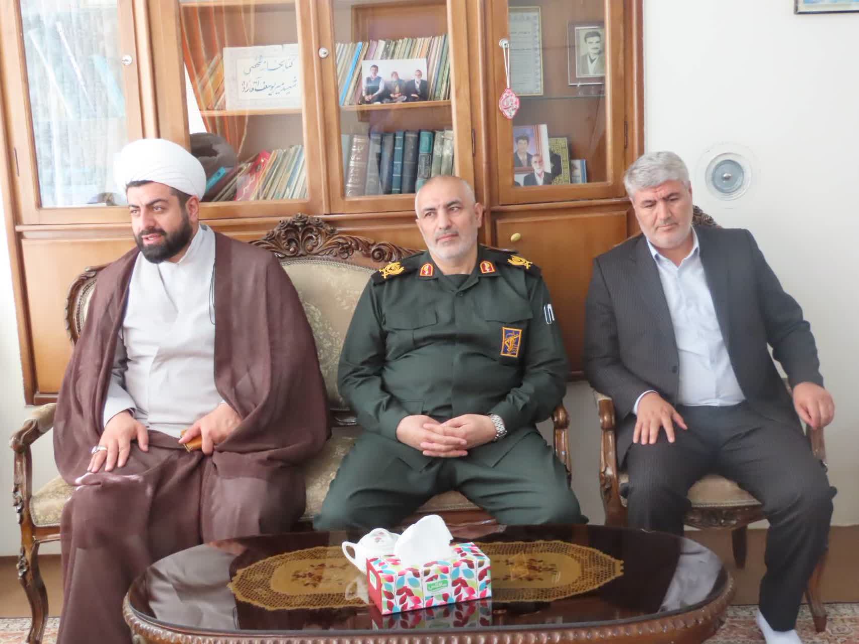 تجلیل از مقام شامخ خانواده شهداء