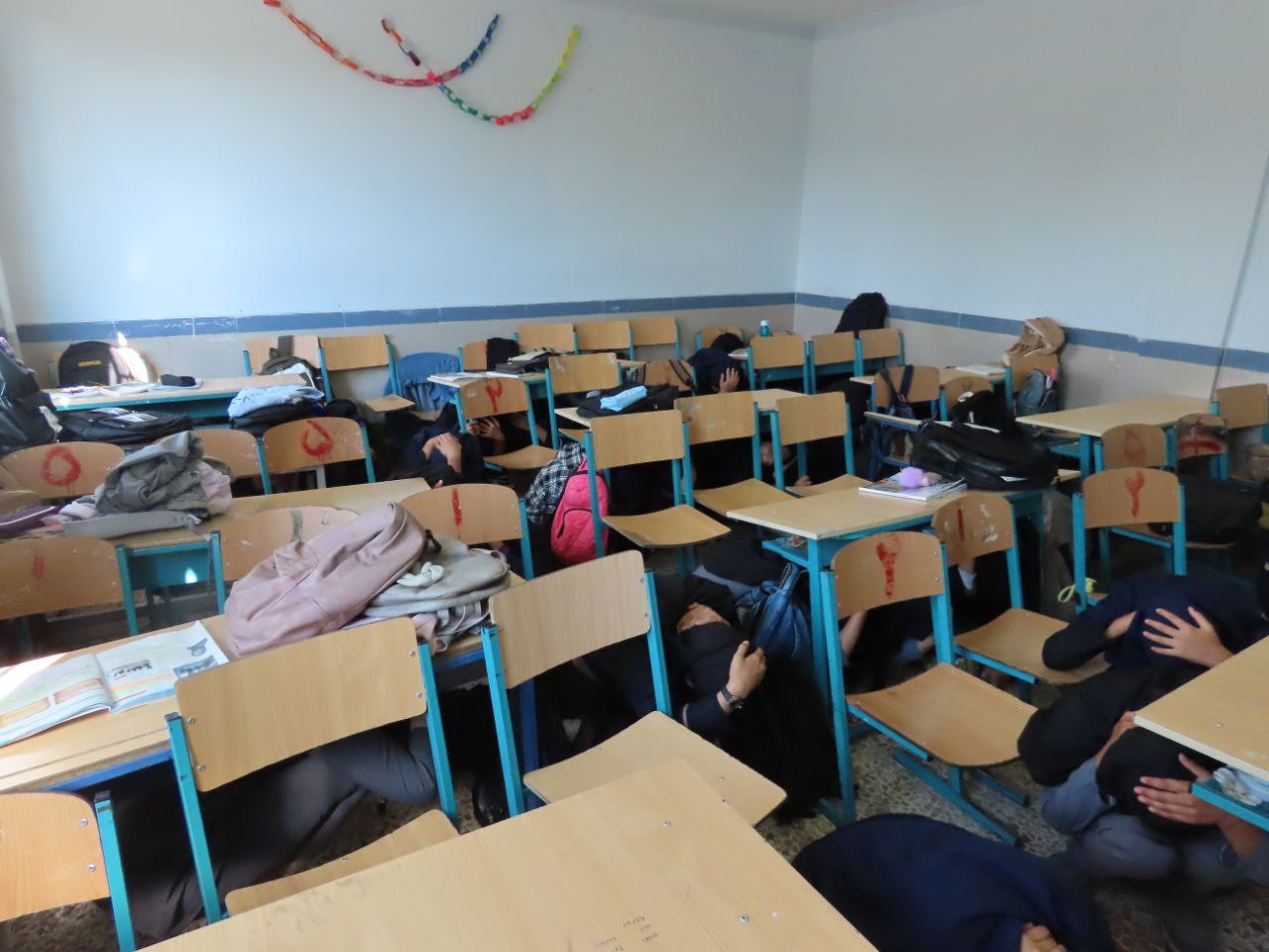 برگزاری مانور سراسری زلزله و ایمنی در مدارس شهرستان چایپاره