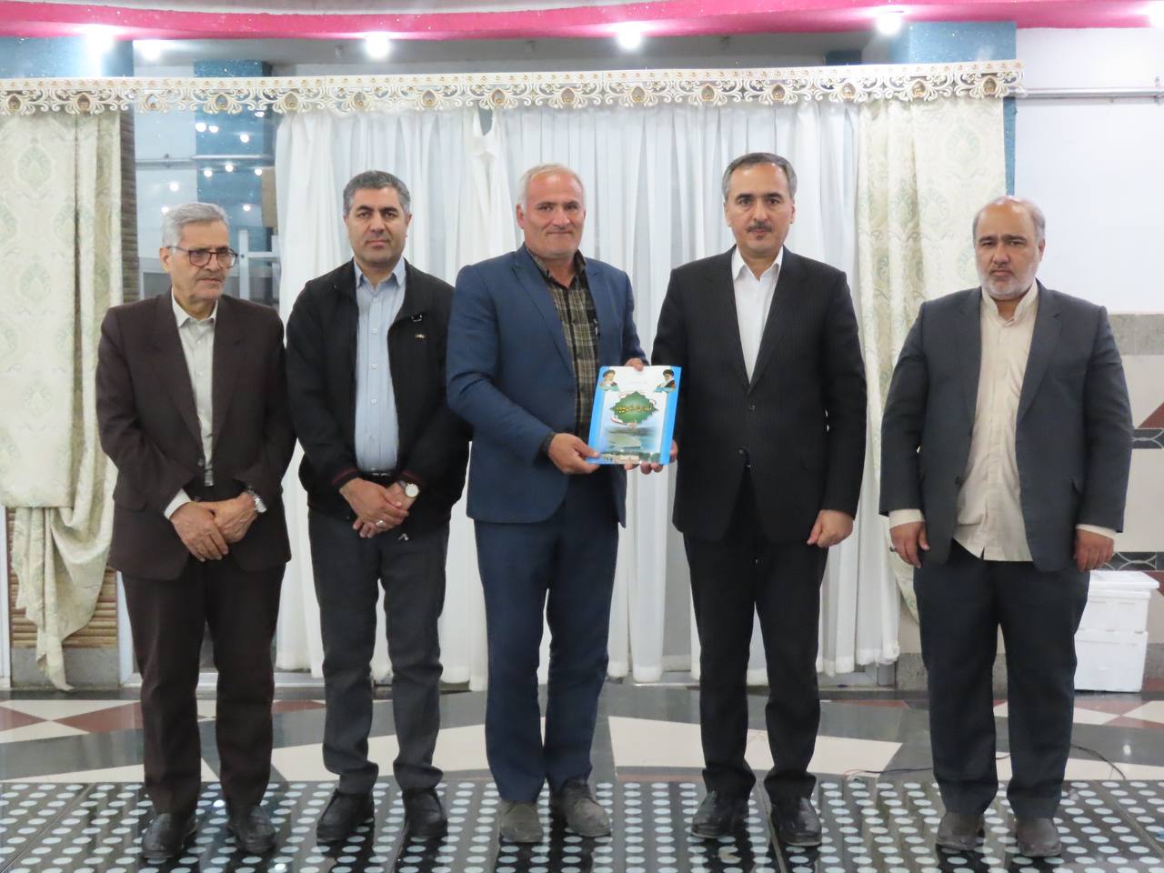 برگزاری ضیافت افطار در بین همکاران فرمانداری ، بخشداری و دهیاران شهرستان چایپاره
