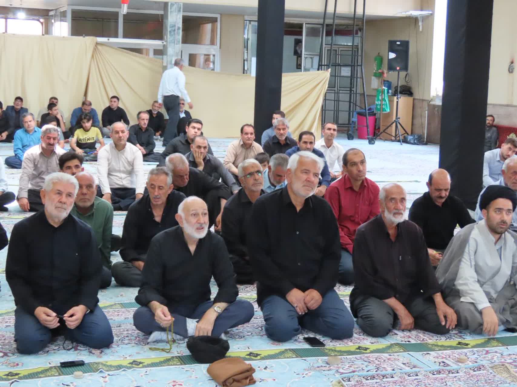 سخنرانی رضا اقلیمیان فرماندار شهرستان چایپاره پیش از خطبه های نماز جمعه