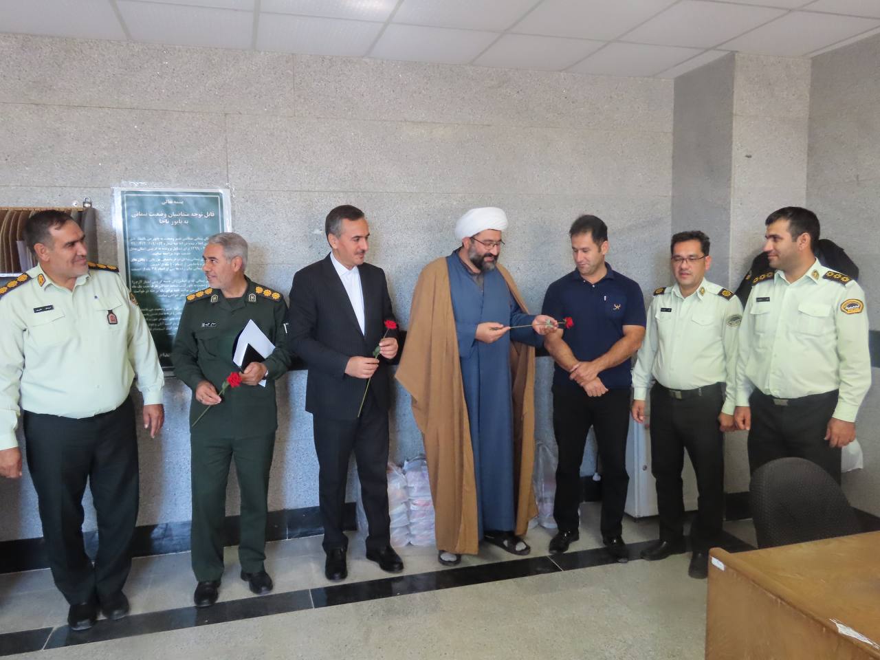 تجلیل فرماندار چایپاره از فرمانده انتظامی شهرستان