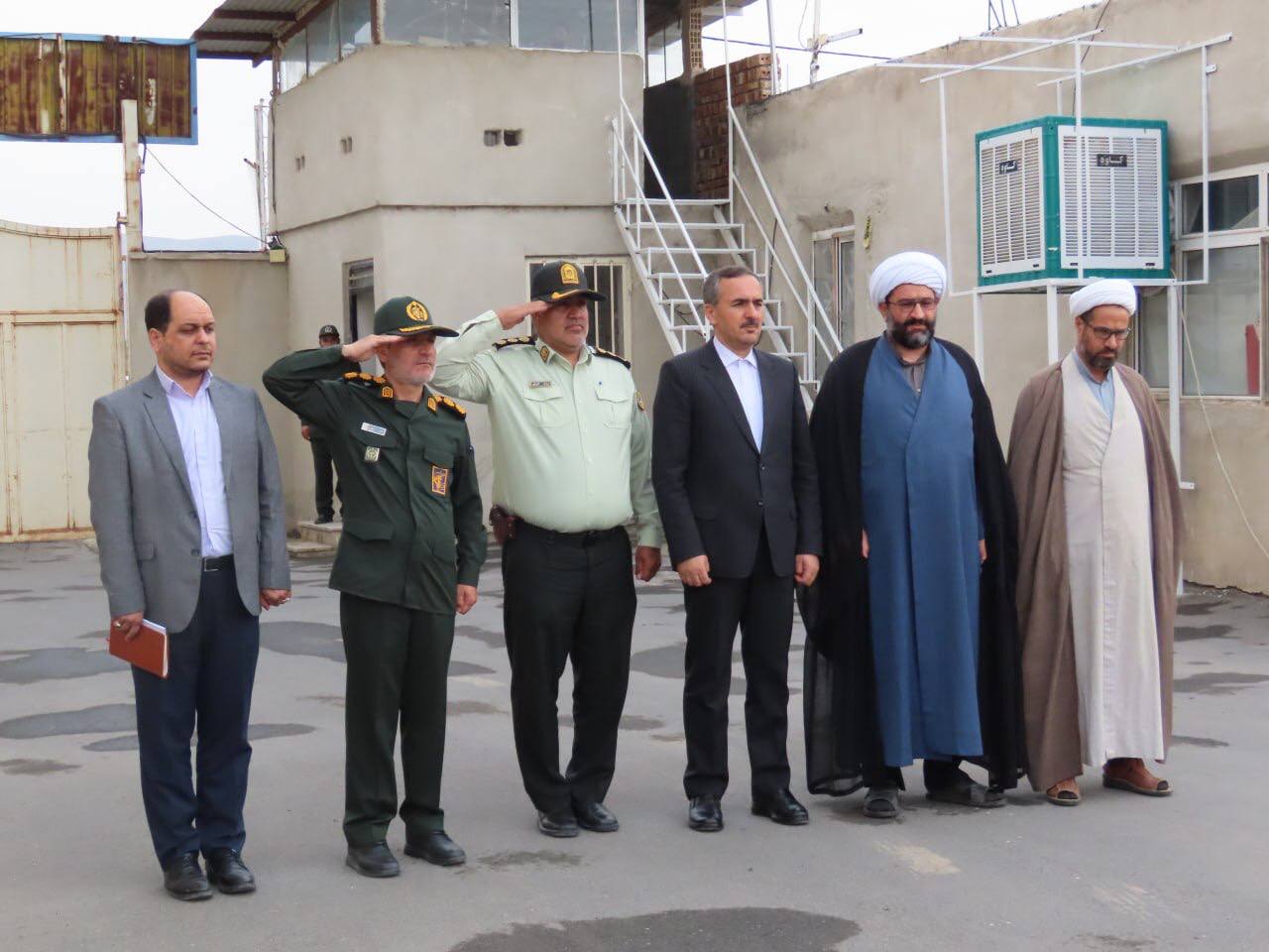 مراسم صبحگاه مشترک نیروهای نظامی ، انتظامی و بسیج در شهرستان چایپاره برگزار شد