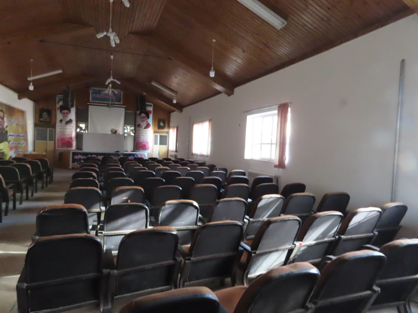 برگزاری جلسه توجیهی استفاده از تسهیلات «کیف پول» ویژه مرغداران و دامداران صنعتی