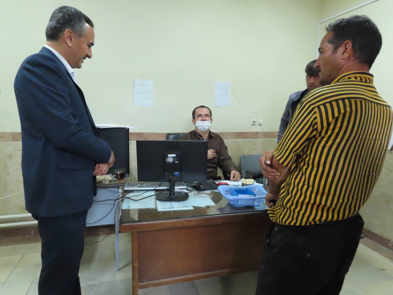 بازدید شبانه فرماندار شهرستان به صورت سرزده از نحوه ارائه خدمات به بیماران در بیمارستان امام خمینی(ره)