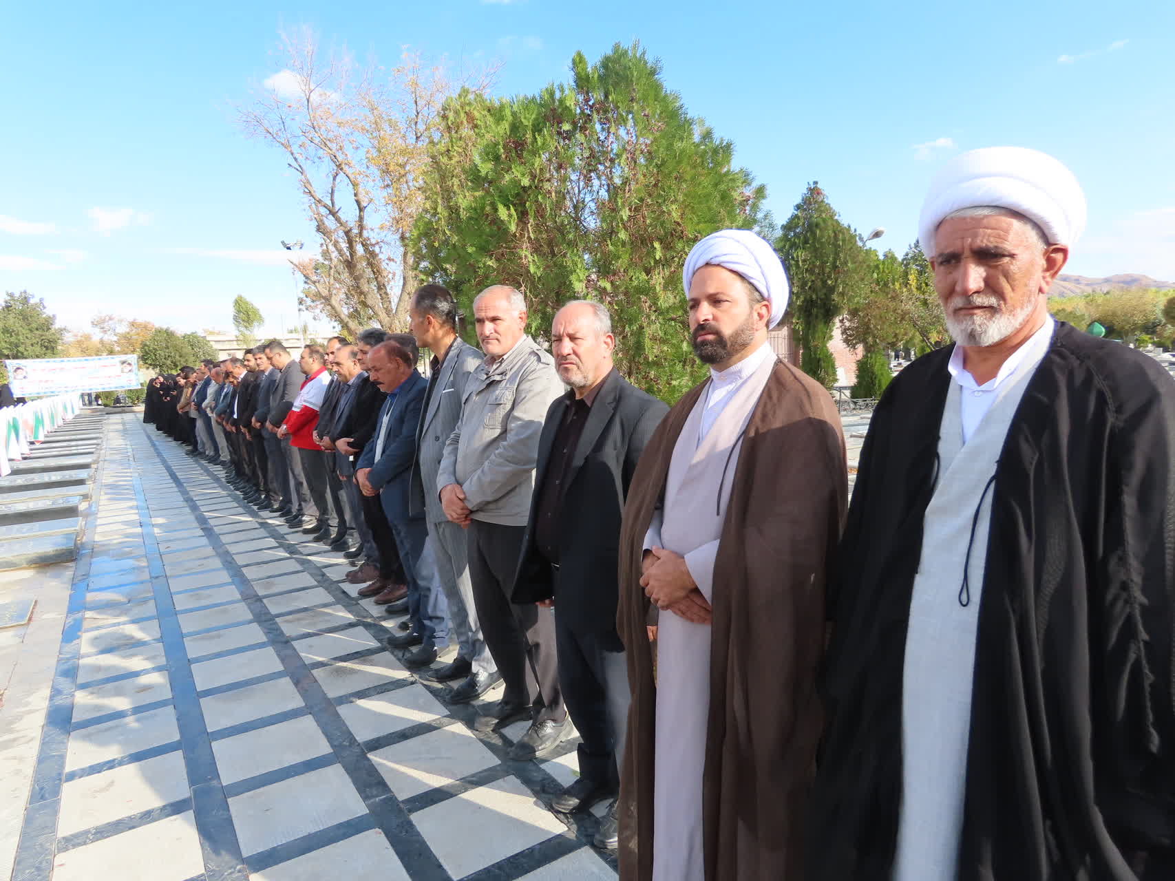 آیین غبار روبی و عطرفشانی مزار مطهر شهداء