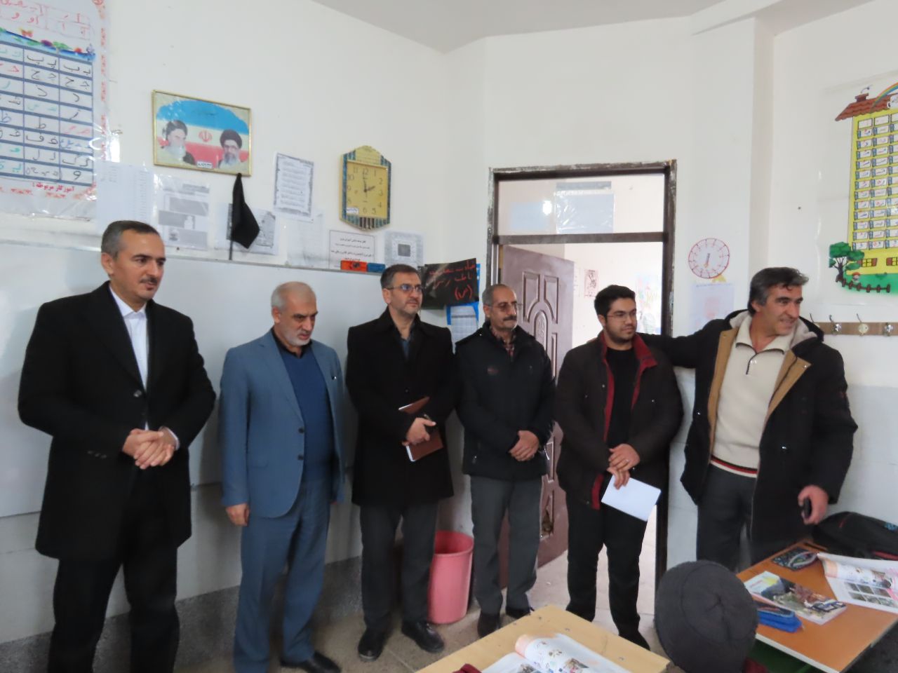 بازدید فرماندار شهرستان چایپاره از دبستان شهید علیزاده