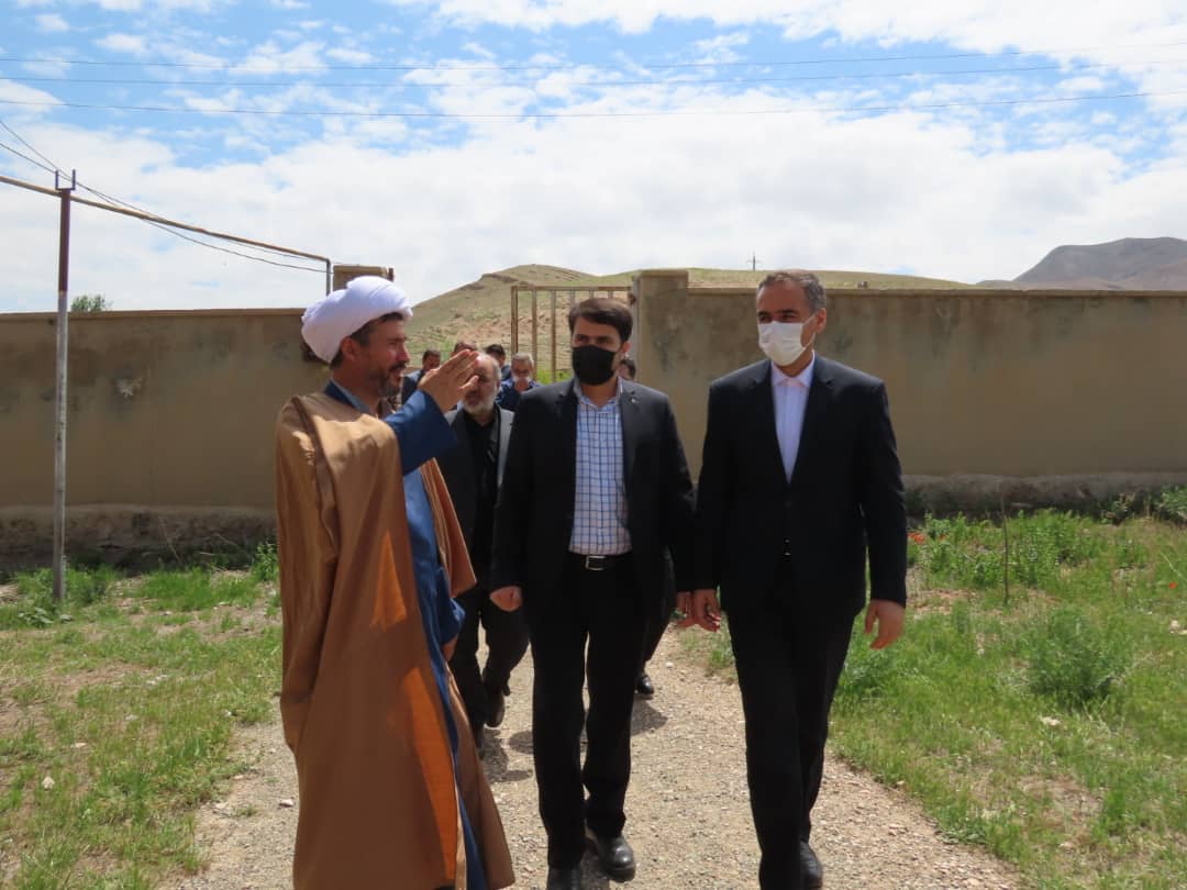 بازدید میدانی فرماندار شهرستان چایپاره از طرح ویژه سلامت در روستای تاج خاتون