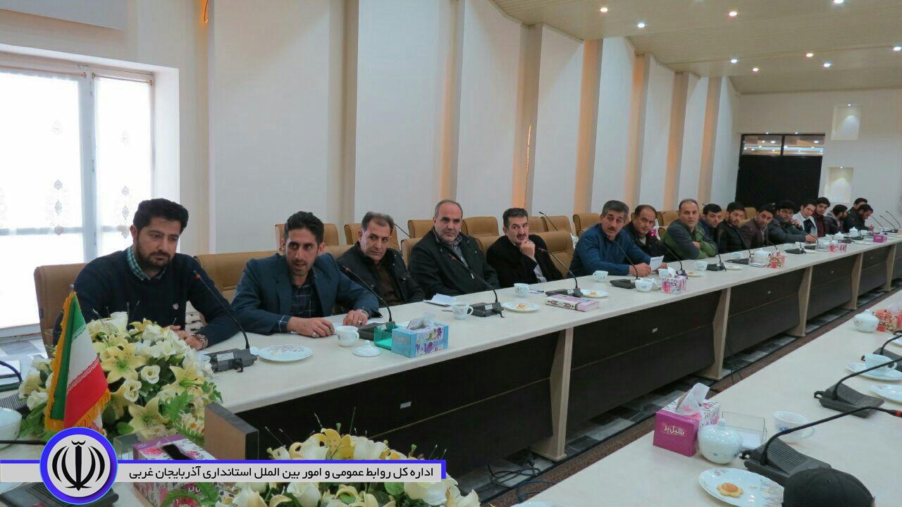 نشست فرماندارباجوانان وفعالین اجتماعی شهرستان چایپاره